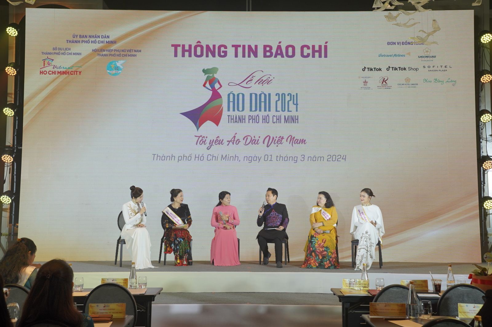 HỌP BÁO LỄ HỘI ÁO DÀI THÀNH PHỐ HỒ CHÍ MINH LẦN THỨ 10